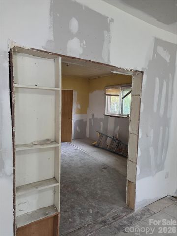 1517 W Walnut Avenue, Gastonia, NC 28052