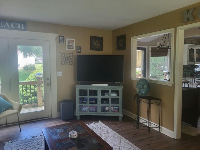 822 SW Lighthouse Point, Lee's Summit, MO 64082