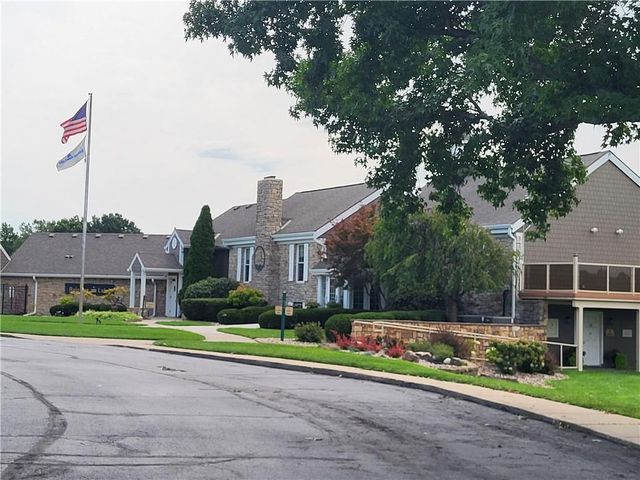 822 SW Lighthouse Point, Lee's Summit, MO 64082