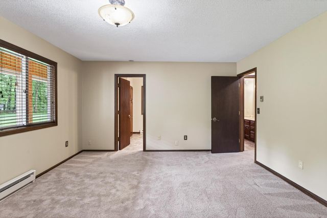 5737 N Highlands Court, Lake Elmo, MN 55042