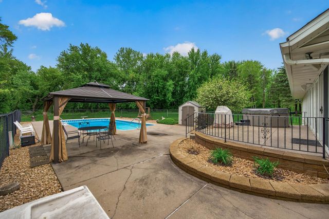 5737 N Highlands Court, Lake Elmo, MN 55042