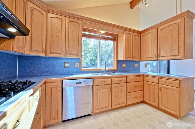 2841 SW 342nd Street, Federal Way, WA 98023