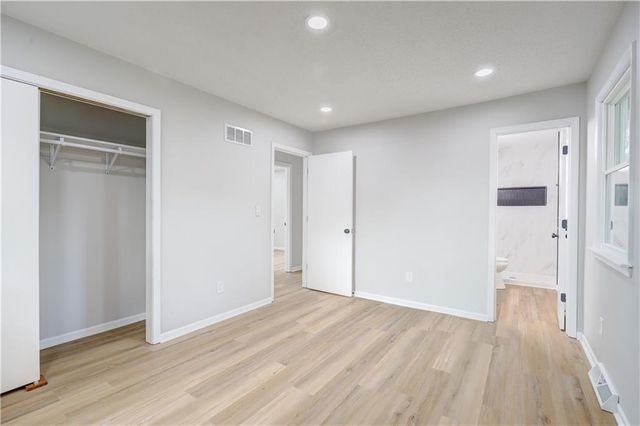11015 Crooked Road, Kansas City, MO 64152