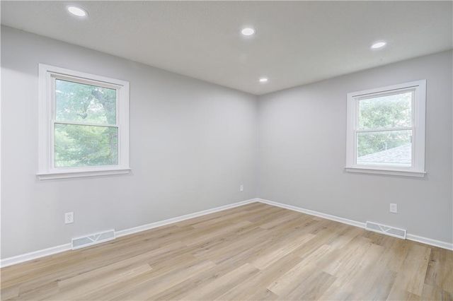 11015 Crooked Road, Kansas City, MO 64152