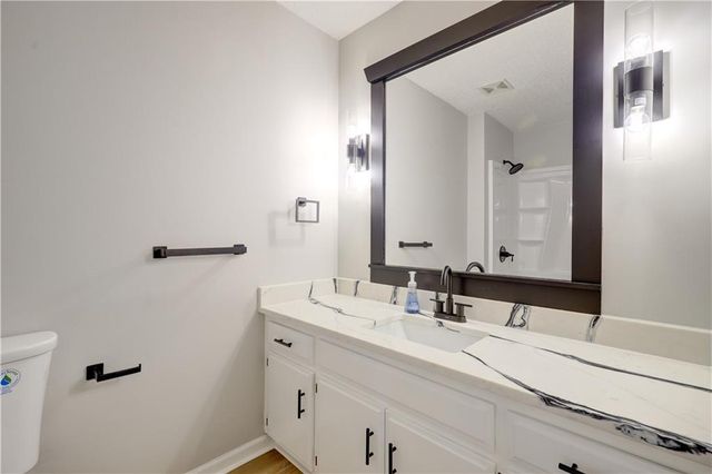 11015 Crooked Road, Kansas City, MO 64152