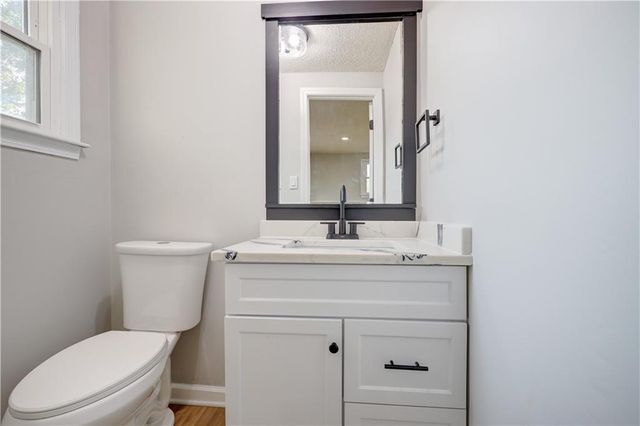 11015 Crooked Road, Kansas City, MO 64152