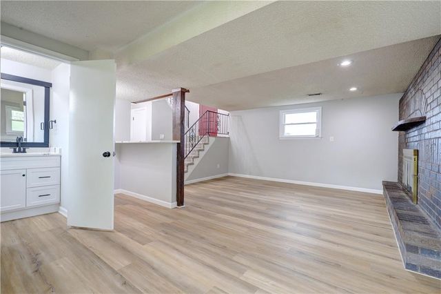 11015 Crooked Road, Kansas City, MO 64152
