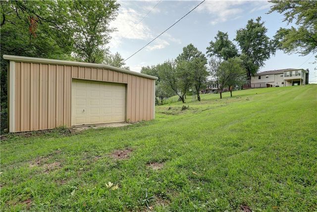 11015 Crooked Road, Kansas City, MO 64152