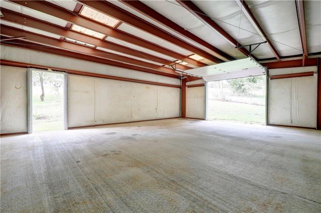 11015 Crooked Road, Kansas City, MO 64152