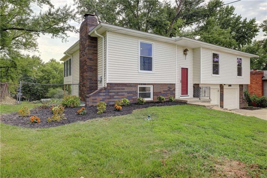 11015 Crooked Road, Kansas City, MO 64152