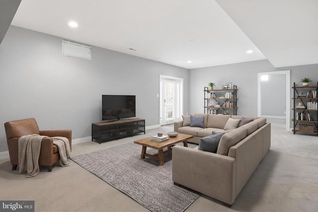 18475 KERILL RD, Triangle, VA 22172