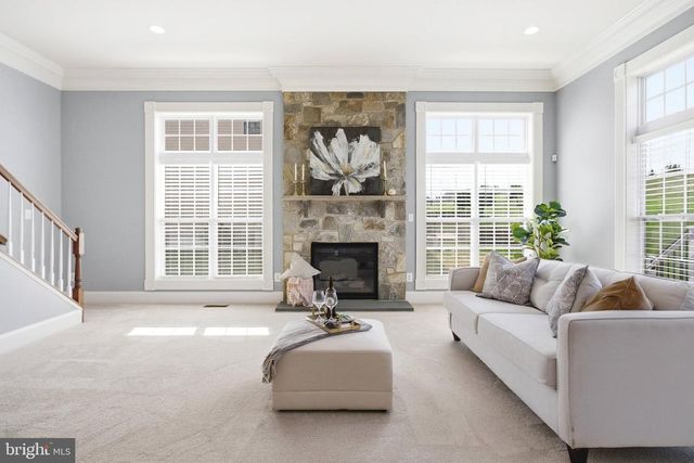 18475 KERILL RD, Triangle, VA 22172