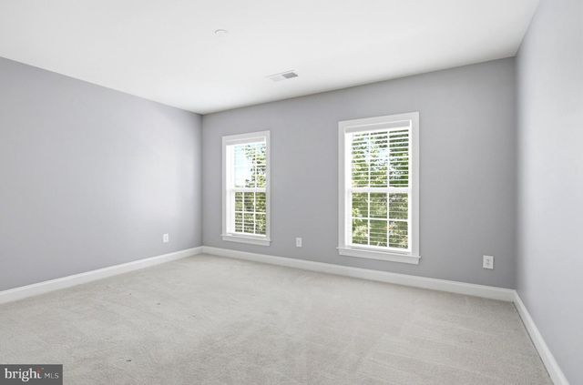 18475 KERILL RD, Triangle, VA 22172