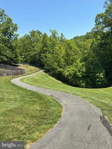 18475 KERILL RD, Triangle, VA 22172