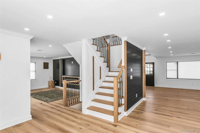 8 Allison Drive, Old Bethpage, NY 11804