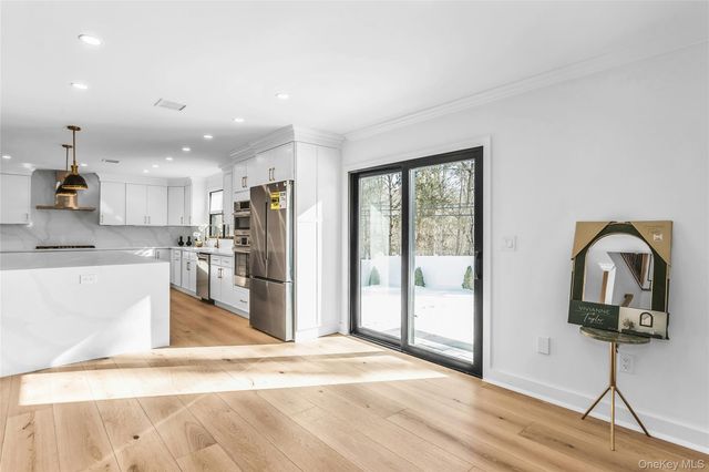 8 Allison Drive, Old Bethpage, NY 11804