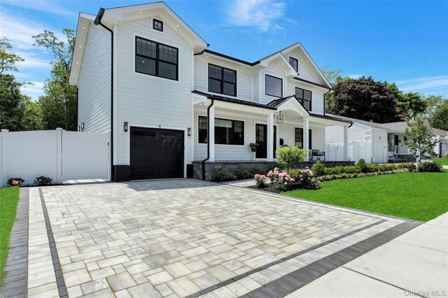 8 Allison Drive, Old Bethpage, NY 11804