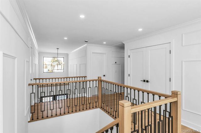 8 Allison Drive, Old Bethpage, NY 11804