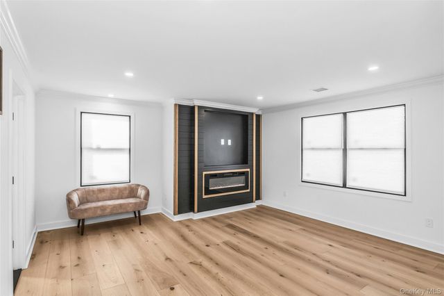 8 Allison Drive, Old Bethpage, NY 11804