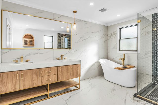 8 Allison Drive, Old Bethpage, NY 11804