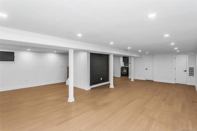 8 Allison Drive, Old Bethpage, NY 11804