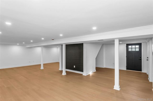 8 Allison Drive, Old Bethpage, NY 11804