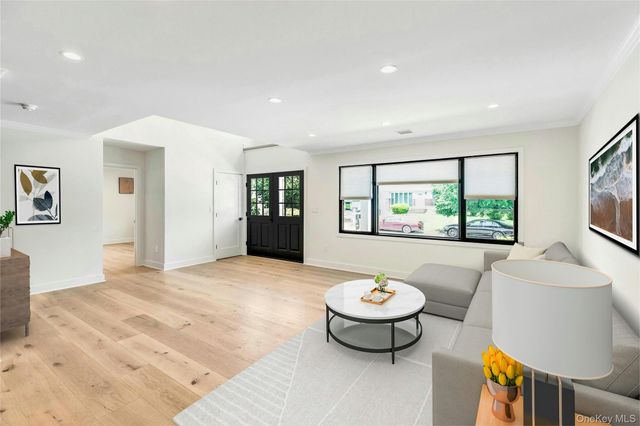 8 Allison Drive, Old Bethpage, NY 11804