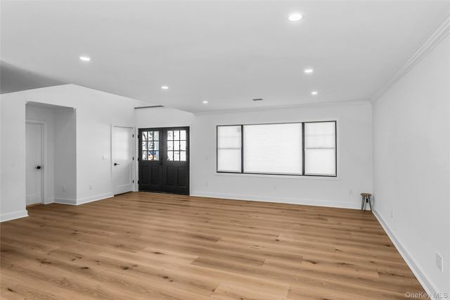 8 Allison Drive, Old Bethpage, NY 11804