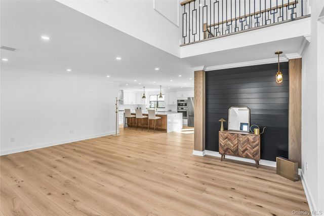 8 Allison Drive, Old Bethpage, NY 11804