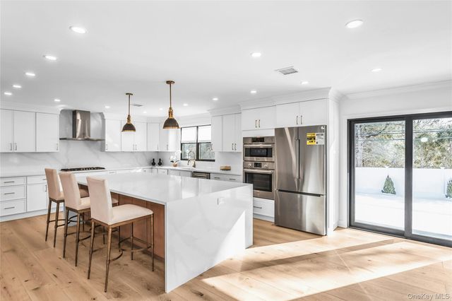 8 Allison Drive, Old Bethpage, NY 11804