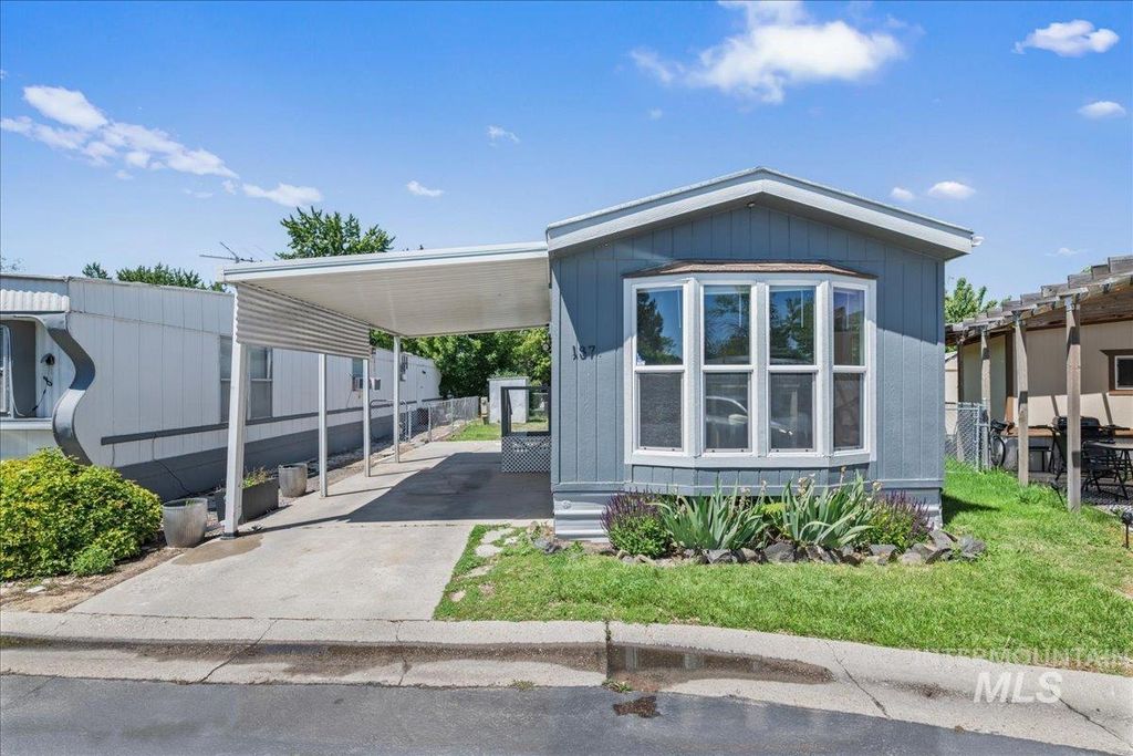 424 W Cherry Ln 137, Meridian, ID 83642