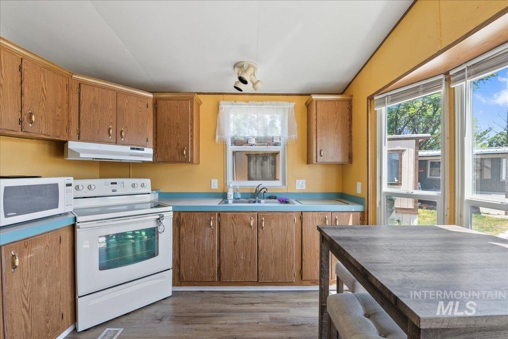 424 W Cherry Ln 137, Meridian, ID 83642 photo 5