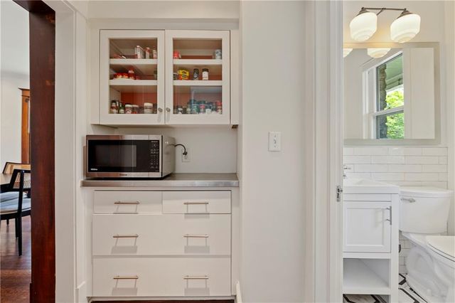 3118 Karnes Boulevard, Kansas City, MO 64111