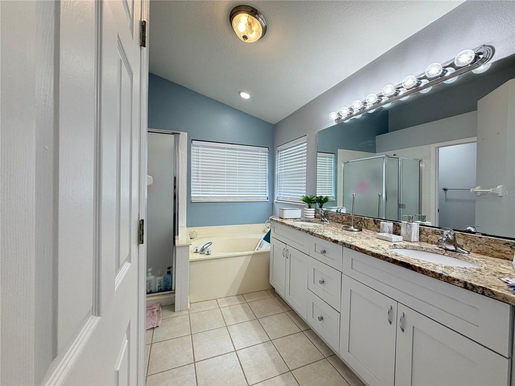 Image 16 of property listing at 1029 SURGE COURT, Orlando, FL 32828