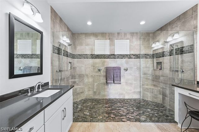 21530 Strada Nuova CIR 409, Estero, FL 33928