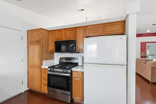 822 Woodstream St, Stockton, CA 95206