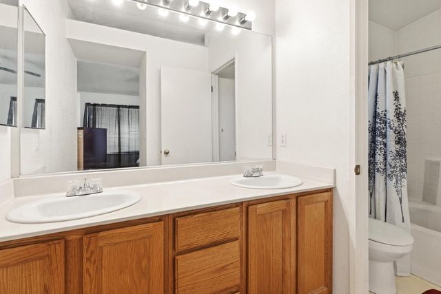 822 Woodstream St, Stockton, CA 95206