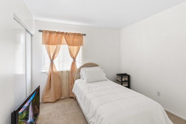 822 Woodstream St, Stockton, CA 95206