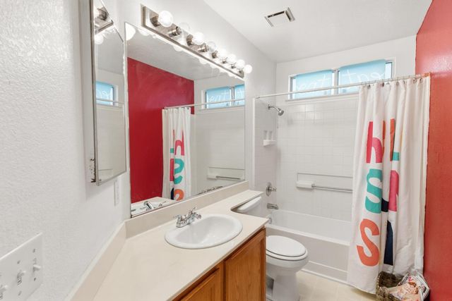 822 Woodstream St, Stockton, CA 95206