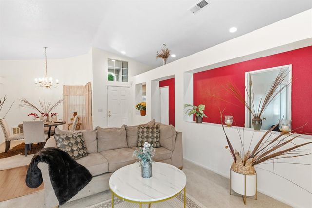 822 Woodstream St, Stockton, CA 95206