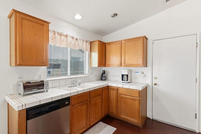 822 Woodstream St, Stockton, CA 95206