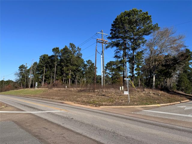 1980 Veterans Memorial Parkway, Huntsville, TX 77340