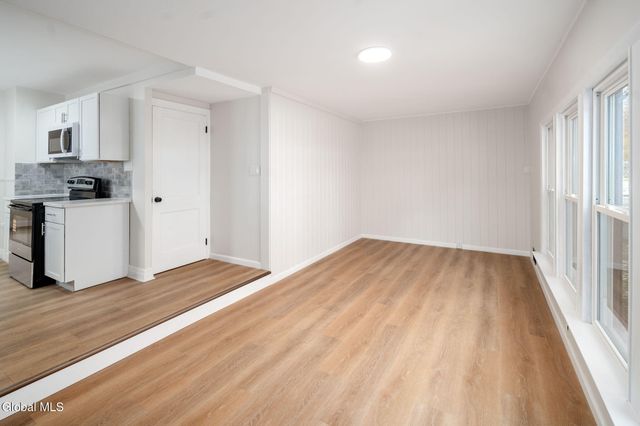 11 Saratoga Drive, Glenville, NY 12302