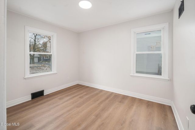 11 Saratoga Drive, Glenville, NY 12302