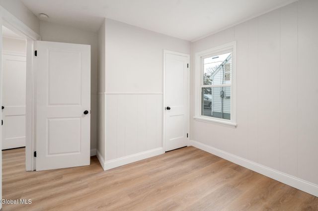 11 Saratoga Drive, Glenville, NY 12302