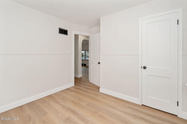 11 Saratoga Drive, Glenville, NY 12302