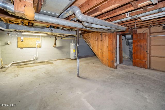 11 Saratoga Drive, Glenville, NY 12302