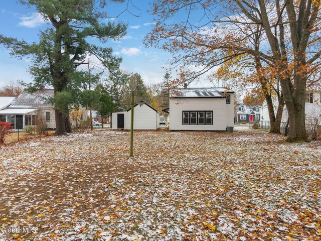 11 Saratoga Drive, Glenville, NY 12302