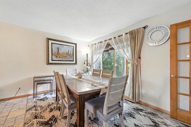 2710 91st Avenue NE, Blaine, MN 55449