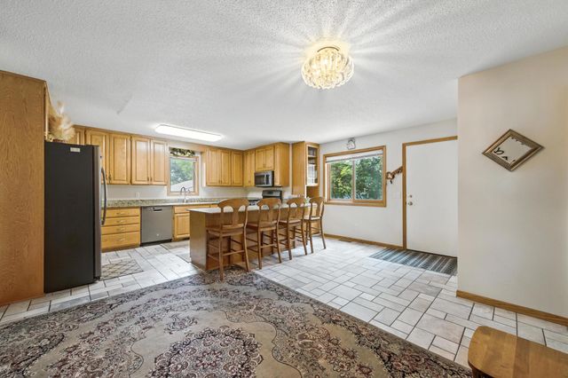 2710 91st Avenue NE, Blaine, MN 55449